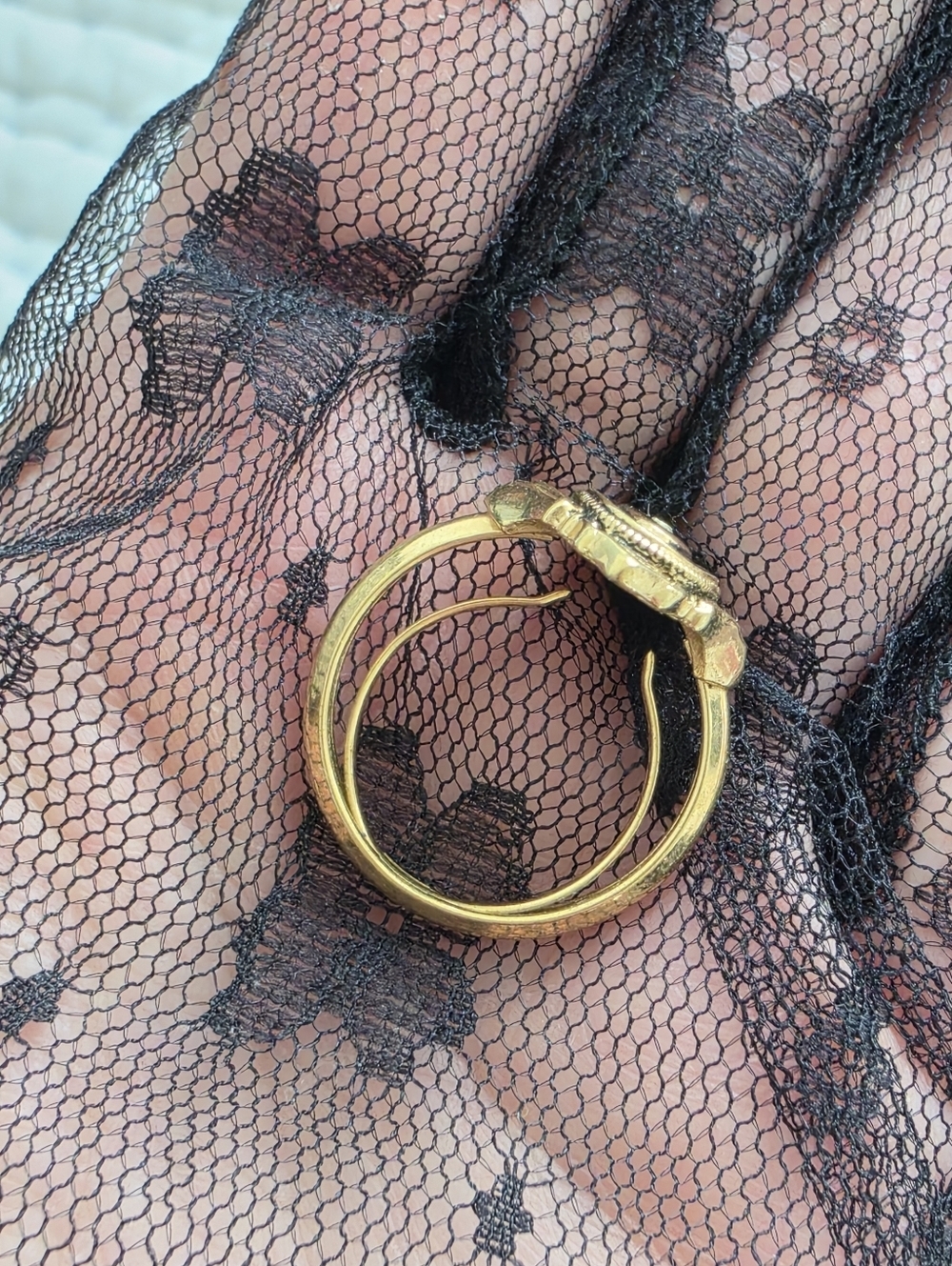 Vtg Avon Ring 1976 Kensington Victorian Revival Gold Tone Starburst Size 6.75-8 - Picture 7 of 10